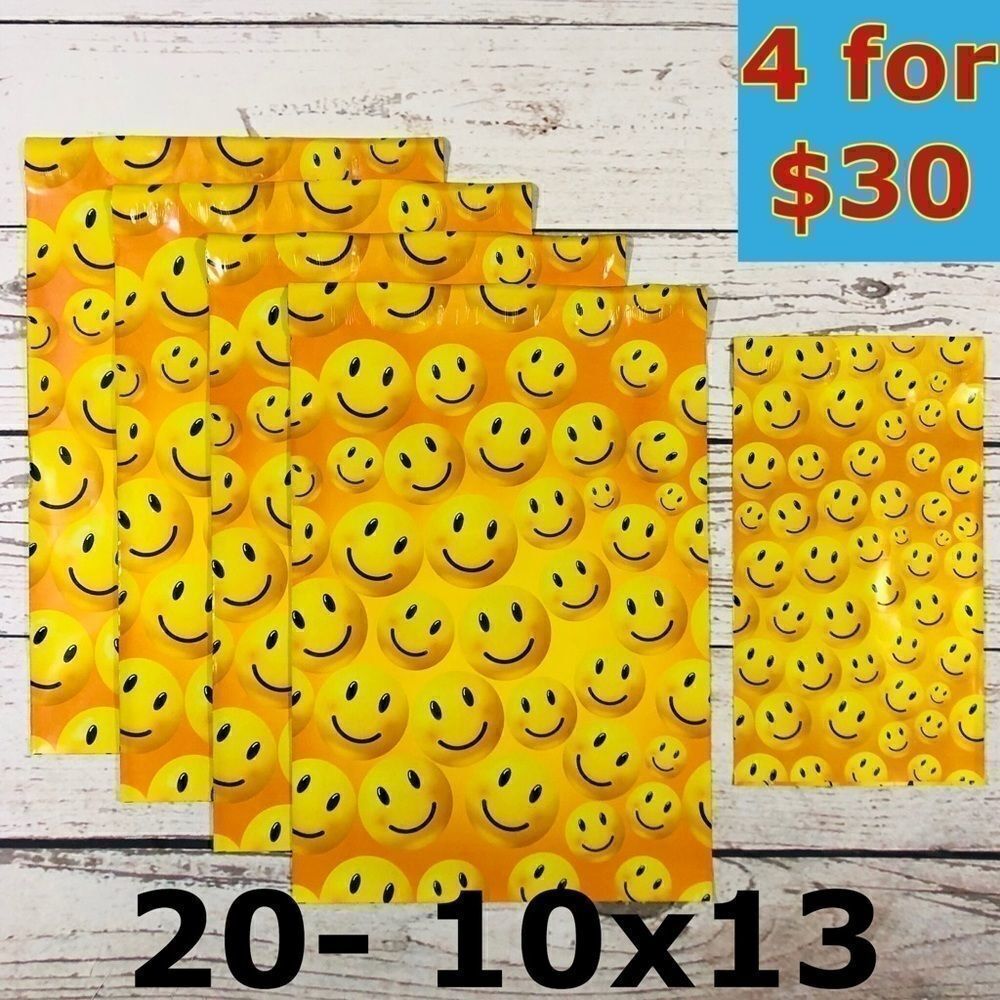 20- 10x13 Happy Smiley Face Design Poly Mailers